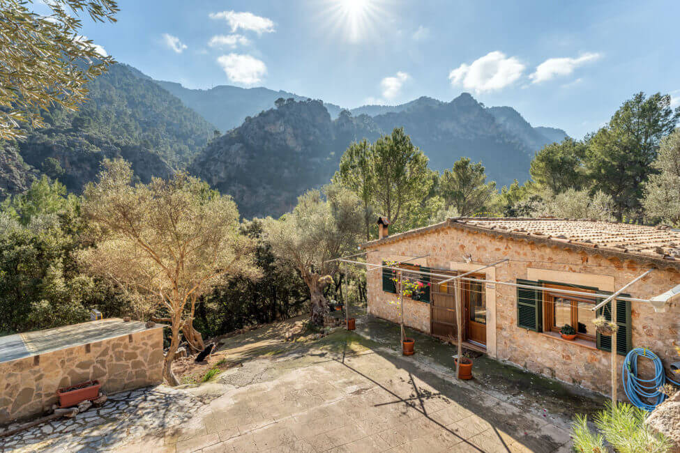 Idyllische Finca mit Pool und sensationellem Bergblick in Soller