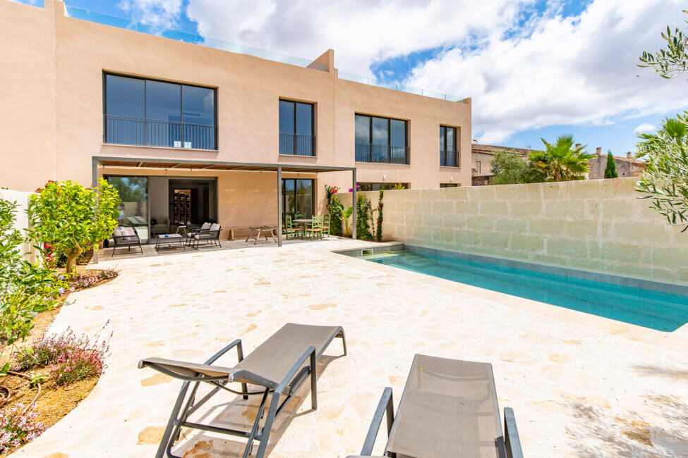 Attraktives Neubau-Reihenhaus mit Pool in Ses Salines