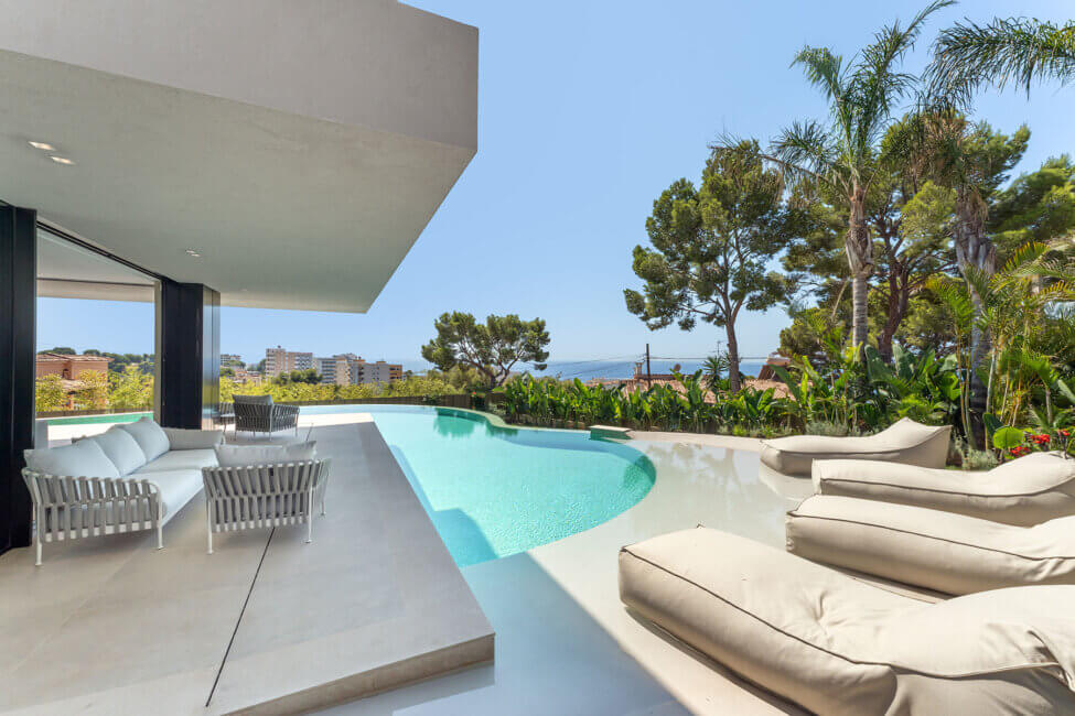 Chalet de lujo de nueva construcción con piscina y vistas al mar en Costa den Blanes