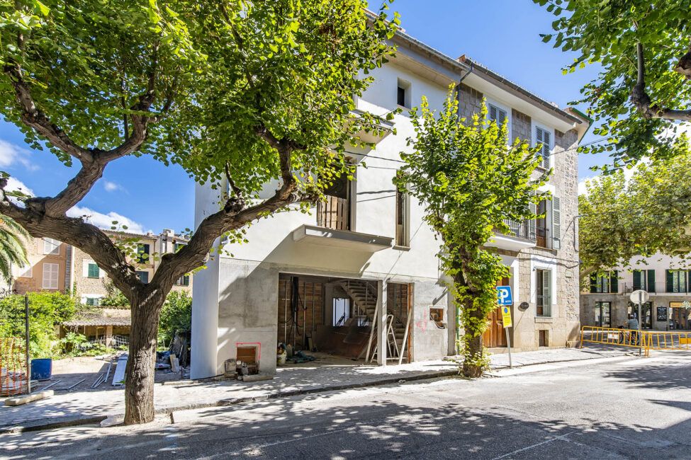 Modernes Neubau-Stadthaus mit Bergblick im Herzen von Sóller