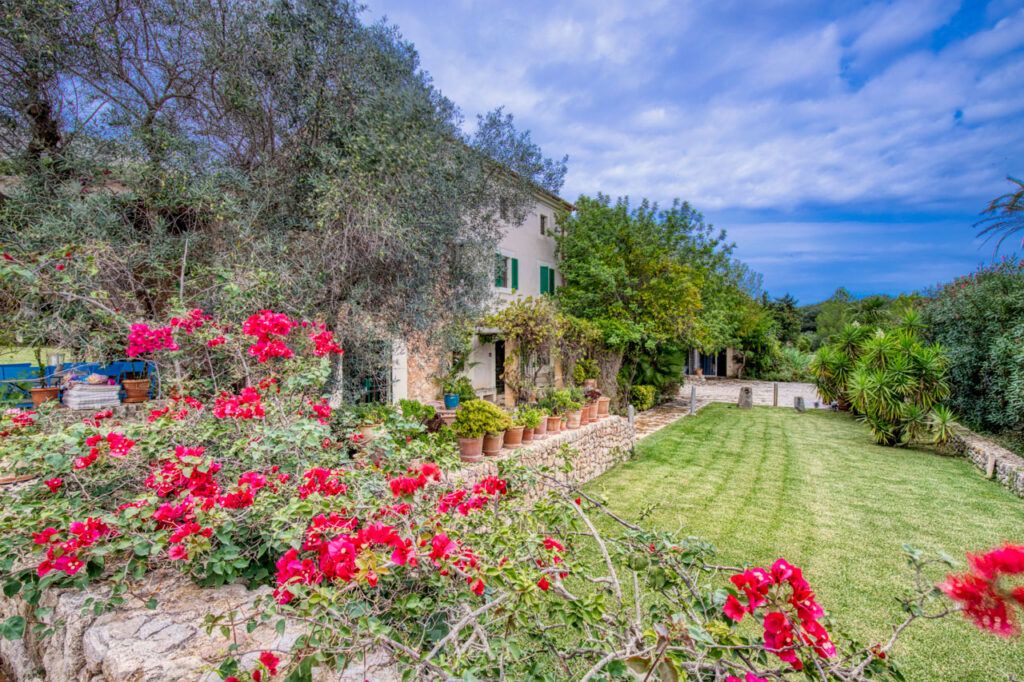 Pollenca Immobilie kaufen Blick auf eine Villa