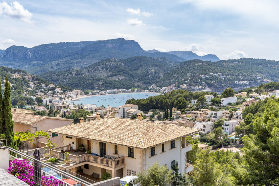 Tolles Maisonette-Apartment mit fantastischem Hafen- und Bergblick in Puerto Sóller